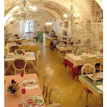 La Commedia Della Pentola Gospodarstwo wiejskie Lu (Piedmont)